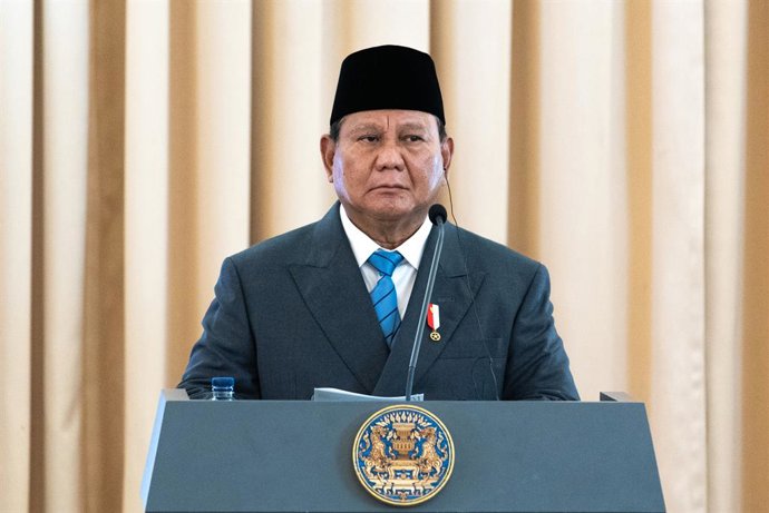 19 de maio de 2025, Bangkok, Tailândia: O Presidente da Indonésia, Prabowo Subianto, fala à mídia durante uma coletiva de imprensa na Casa do Governo em Bangkok. O presidente da Indonésia, Prabowo Subianto, está em uma visita oficial à Tailândia para come