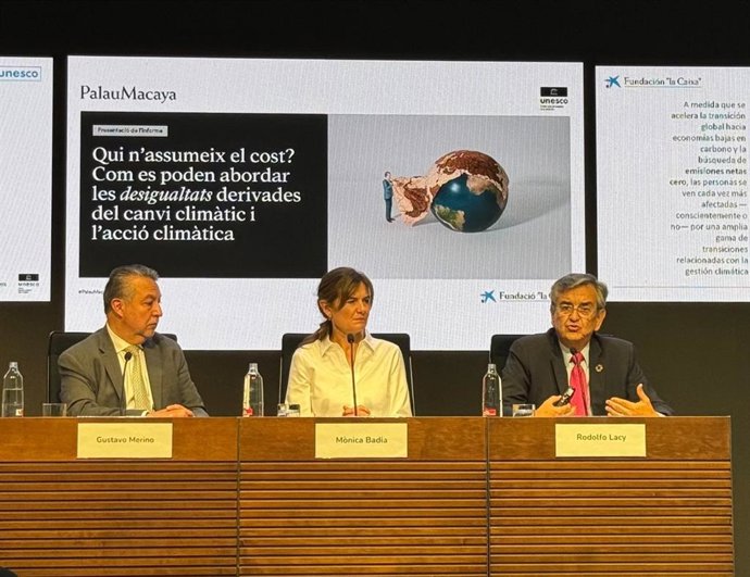 Gustavo Merino (Unesco), Mònica Badia (Palau Macaya) e o autor do estudo, Rodolfo Lacy, na coletiva de imprensa de quarta-feira.