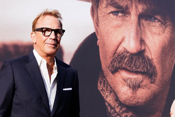 Archivo - 04 August 2024, Berlin: Actor Kevin Costner arrives to attend the German premiere of his film "Horizon" at the UCI Kinowelt Zoo Palast. Kevin Costner is the main actor, director and screenwriter of the film. Photo: Carsten Koall/dpa