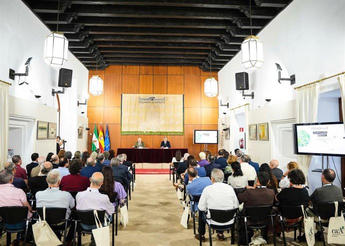 Jornada del CAA sobre los desafíos del periodismo actual.