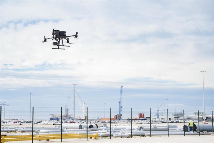 El Port de Tarragona prueba drones para la detección de gases en el recinto portuario