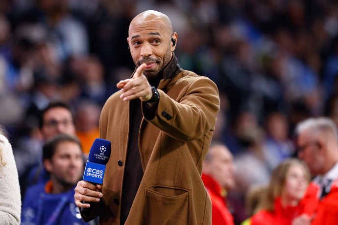 Archivo - Thierry Henry gestures during the UEFA Champions League 2024/25 League Knockout Play-off second leg match between Real Madrid CF and Manchester City, at Santiago Bernabeu stadium on February 19, 2025, in Madrid, Spain.