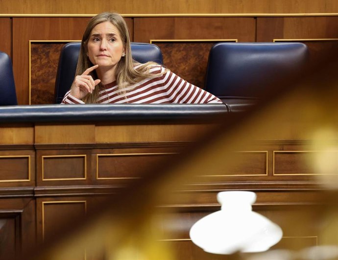 La vicepresidenta tercera y ministra para la Transición Ecológica y Energía, Sara Aagesen, durante una sesión plenaria en el Congreso de los Diputados, a 14 de mayo de 2025, en Madrid (España). 
