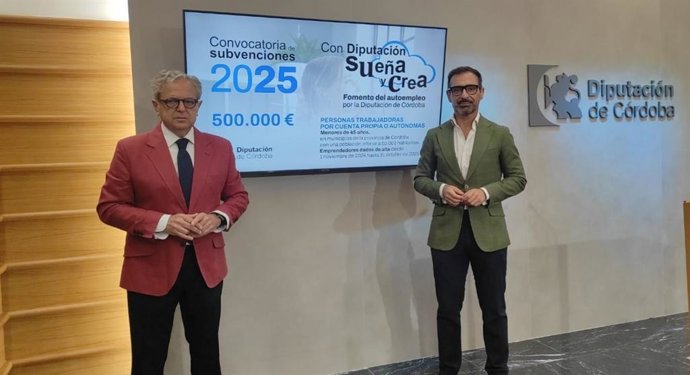 Salvador Fuentes y Félix Romero, en la presentación de la convocatoria 'Sueña y Crea' 2025.