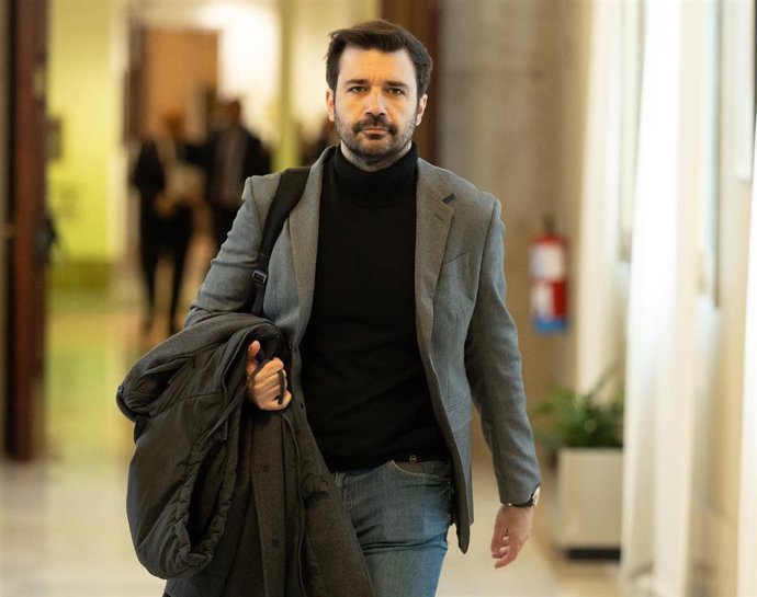 Archivo - El portavoz de Podemos en el Congreso, Javier Sánchez Serna,  llega a una reunión de la Junta de Portavoces, en el Congreso de los Diputados, a 18 de marzo de 2025, en Madrid (España).