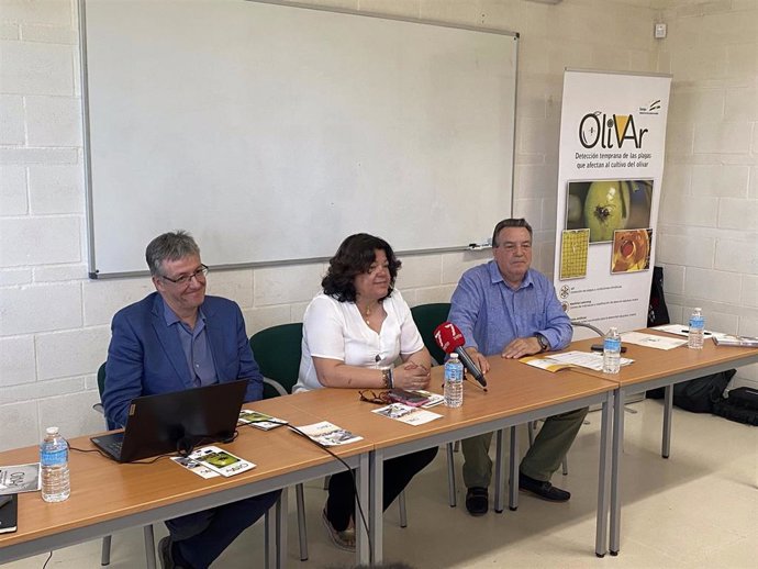 La alcaldesa de Huévar en las Jornadas de Capacitación del Sistema Olivar celebradas en su municipio.