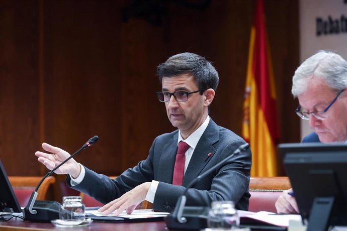 El presidente del Consejo de Administración de la Corporación RTVE, José Pablo López, comparece ante la Comisión Mixta de Control Parlamentario de la Corporación RTVE y sus Sociedades, en el Senado, a 28 de abril de 2025, en Madrid (España). López ha real