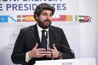 López Miras apela a la sociedad a responder "con contundencia" al "hachazo de muerte" del Gobierno al Tajo-Segura