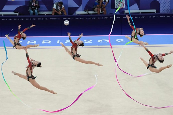 Archivo - Integrantes de un equipo de gimnasia rítmica. Foto archivo