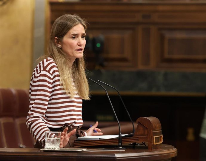 La vicepresidenta tercera y ministra para la Transición Ecológica, Sara Aagesen, interviene durante una sesión plenaria, en el Congreso de los Diputados, a 14 de mayo de 2025, en Madrid (España). 