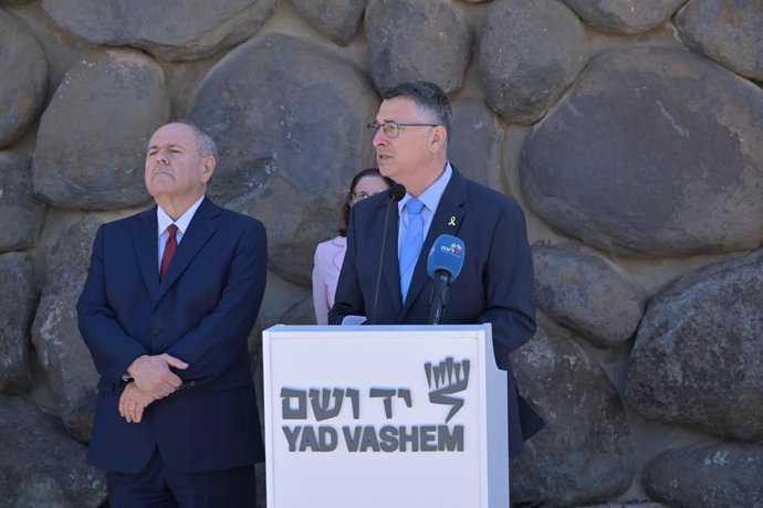 O ministro das Relações Exteriores de Israel, Gideon Saar, durante discurso no Yad Vashem, o Museu de História do Holocausto, em Jerusalém.