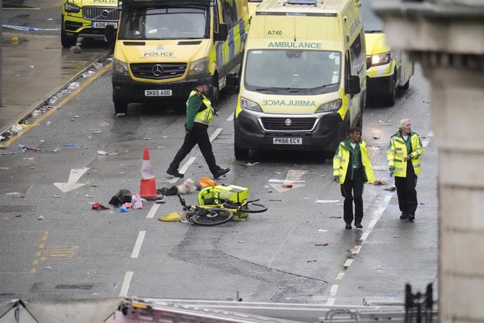 Despliegue de los servicios de emergencia en Water Street, Liverpool, tras un atropello múltiple