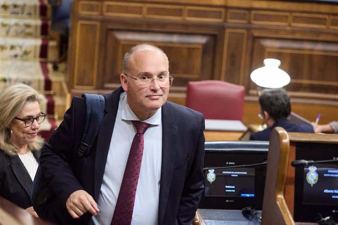 El Congreso insta al Gobierno a no entorpecer la investigación de su  corrupción, con PSOE y Sumar en contra