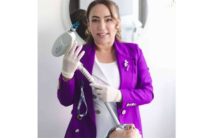 La Dra. Janeth Arévalo promueve en Loja un nuevo paradigma en dermatología funcional