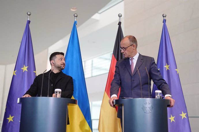 28 May 2025, Berlin: Ukraine's President Volodymyr Zelensky (L) and German Chancellor Friedrich Merz hold a joint press conference at the German Chancellery in Berlin. Photo: Kay Nietfeld/dpa
