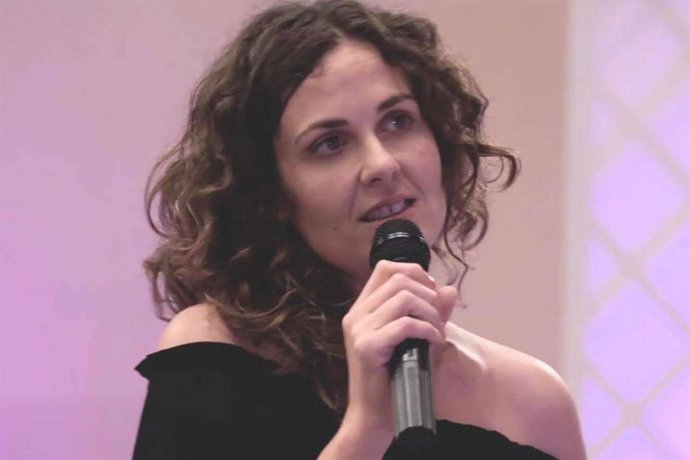 Silvia Valdés lanza curso de oratoria online para hablar en público sin miedo a equivocarse