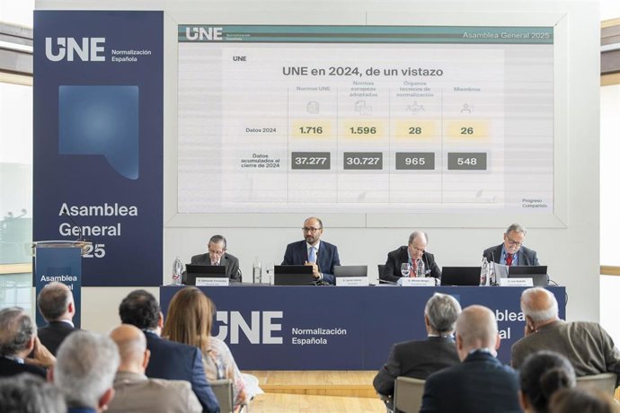 La Asamblea General de UNE aprueba la Estrategia 2030, que marcará sus "pasos" para los próximos años.