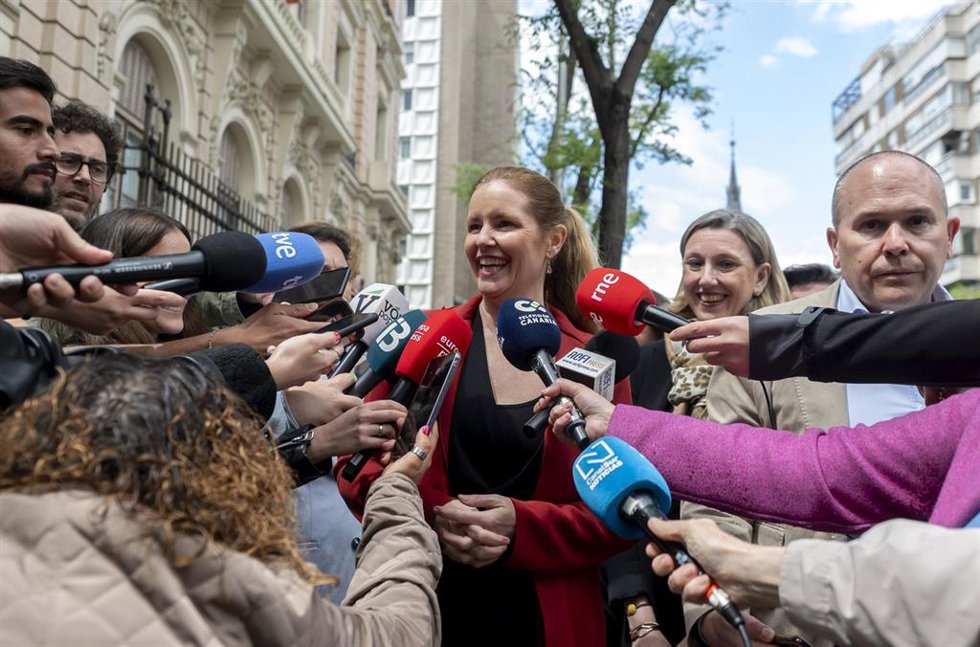 La consejera de Familia de la Comunidad de Madrid, Ana Dávila, durante la reunión del Pleno de la Conferencia Sectorial de Infancia y Adolescencia, en la sede del Ministerio de Política Territorial y Memoria Democrática, a 5 de mayo de 2025, en Madrid