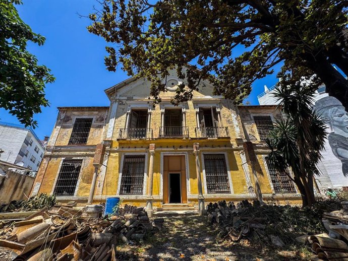 La actuación en este edificio del siglo XIX permitirá convertir a la Casa de María Barrabino en un Centro de Interpretación sobre Regeneración Urbana, Cultural y Patrimonial, con un espacio específico dedicado al turismo.