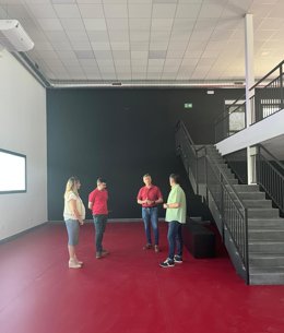 Visita al gimnasio municipal de Huesa.