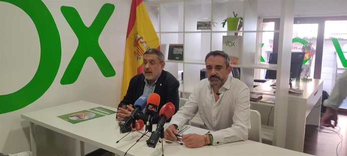 El portavoz del Vox en las Cortes David Hierro, en la sede del partido en Palencia