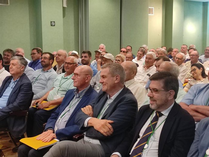 La asamblea general extraordinaria de la Asociación Valenciana de Agricultores (AVA-Asaja)