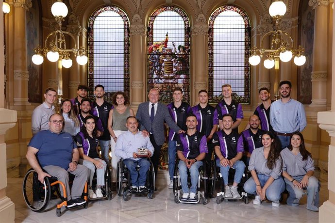 El alcalde recibe al Club BSR Valladolid, con motivo de su XXX aniversario