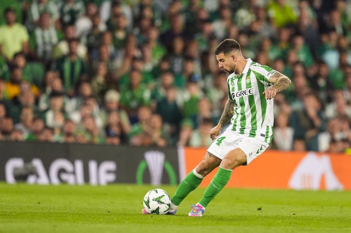 Aitor Ruibal of Real Betis in action during the UEFA Europa Conference League Semi Final First Leg, football match played between Real Betis and ACF Fiorentina at Benito Villamarin stadium on May 1, 2025, in Sevilla, Spain.