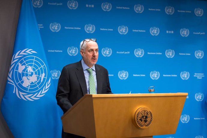 Archivo - March 10, 2025, New York, Ny, USA: Stéphane Dujarric Spokesperson for the United Nations Secretary-General meets journalists during a press conference on Monday, March 10, 2025.