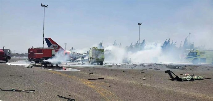 PEQUIM, 29 de maio de 2025 -- Esta foto tirada em 28 de maio de 2025 mostra um avião danificado no Aeroporto Internacional de Sanaa após ataques aéreos israelenses em Sanaa, no Iêmen. Na quarta-feira, aviões de guerra israelenses atingiram o principal aer