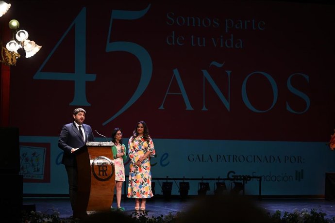 El presidente de la Comunidad, Fernando López Miras, interviene en la gala por el 45 aniversario de Astrapace