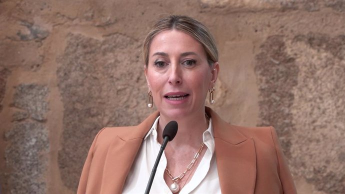 Archivo - La presidenta de la Junta de Extremadura, María Guardiola