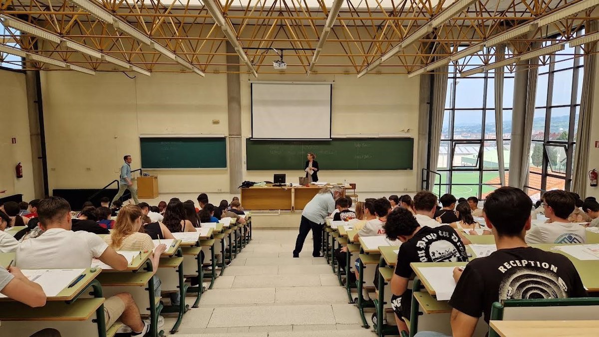 Más de 5.000 estudiantes se examinarán de la PAU en Asturias la próxima semana