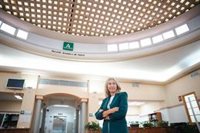 Andalucía aparca los incentivos a los MIR para reforzar el plan de verano y les ofrecerá "contratos de larga duración"