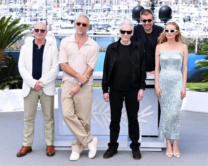 Archivo - De izquierda a derecha, Martin Katz, Vincent Cassel, el director David Cronenberg, SaId Ben SaId y Diane Kruger asisten al photocall de 'Profanación' en la 77ª edición del Festival de Cine de Cannes
