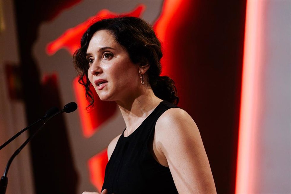 La presidenta de la Comunidad de Madrid, Isabel Díaz Ayuso, interviene durante la gala de entrega de los III Premios Proyección de España