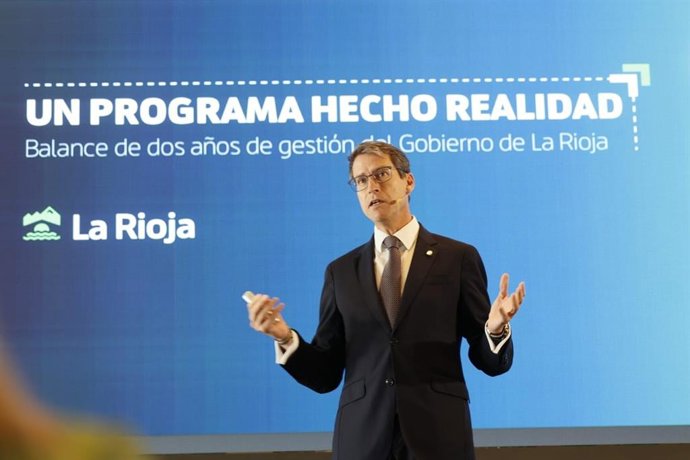 El presidente del Gobierno riojano, Gonzalo Capellán, en el desayuno informativo de balance de dos años de Gobierno