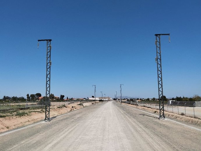 LAV Murcia-Almería, tramo Murcia-Lorca. Tendido de postes para catenaria