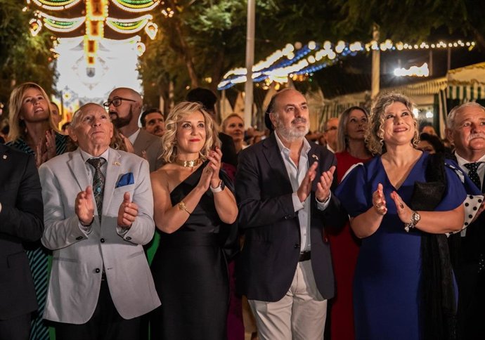 Alcalá vive su primera jornada de Feria con el encendido de más de 20.000 luces led