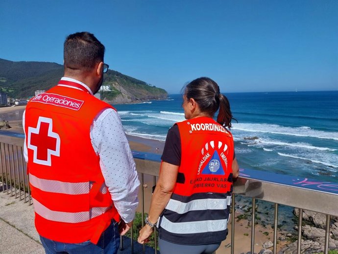 Bakioko hondartzan desagertutako gizonaren bilaketa hasi dute berriro