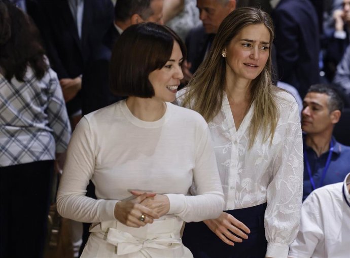 La ministra de Ciencia, Innovación y Universidades, Diana Morant (i) y la vicepresidenta tercera y ministra de Transformación Ecológica y el Reto Demográfico, Sara Aagesen (d)