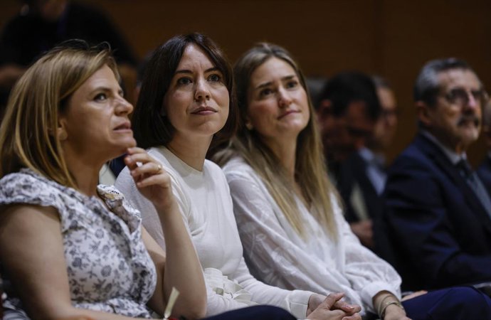 (E-D) La delegada del Govern a la Comunitat Valenciana, Pilar Bernabé; la ministra de Ciència, Innovació i Universitats, Diana Morant i la vicepresidenta tercera i ministra de Transformació Ecològica i el Repte Demogràfic, Sara Aagesen