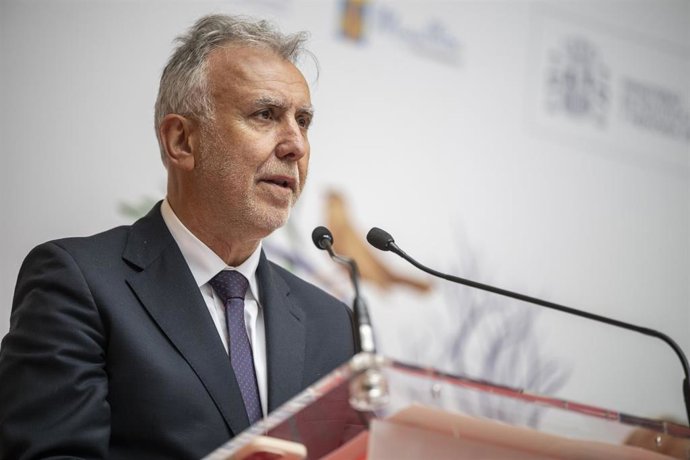 Archivo - El ministro de Política Territorial y Memoria Democrática, Ángel Víctor Torres.