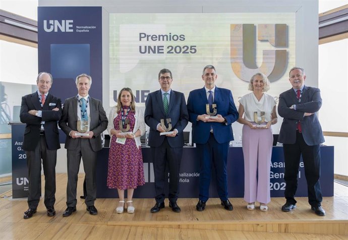 La Asociación Española de Normalización (UNE) ha concedido los Premios UNE de Normalización 2025, que reconocen la contribución de personas y organizaciones a la estandarización.