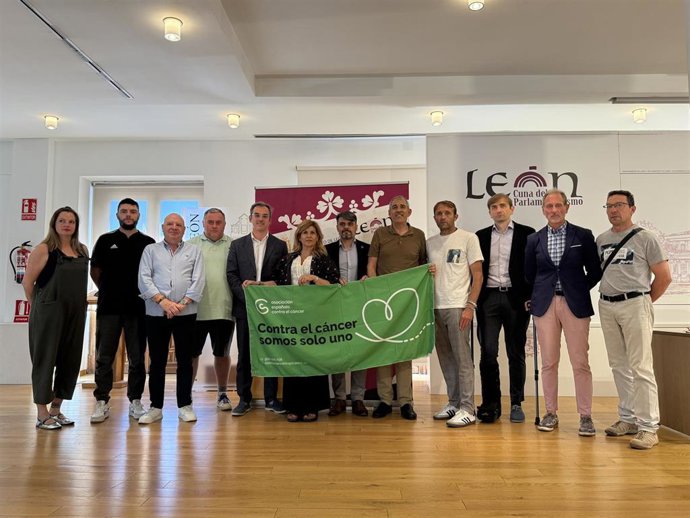 La Asociación Española Contra el Cáncer en León y el Ayuntamiento de León impulsan 'Clubes libres de humo'.