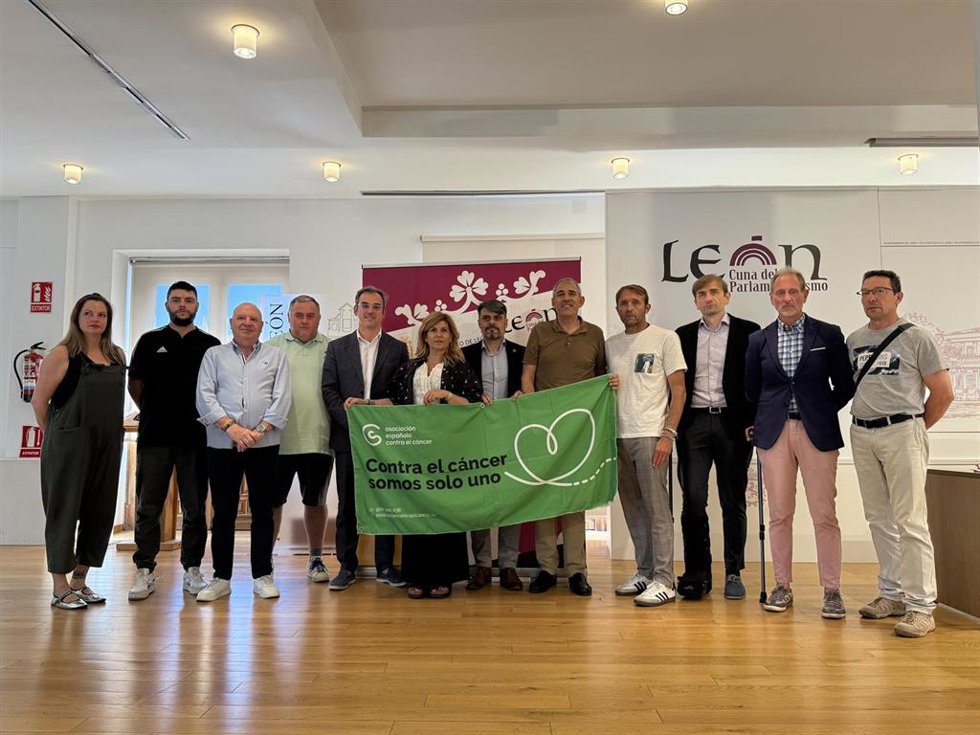 La Asociación Española Contra el Cáncer en León y el Ayuntamiento de León impulsan 'Clubes libres de humo'.