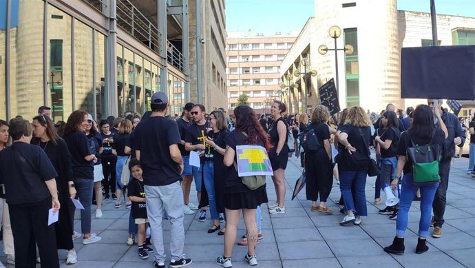 Movilización de docentes ante el Registro.