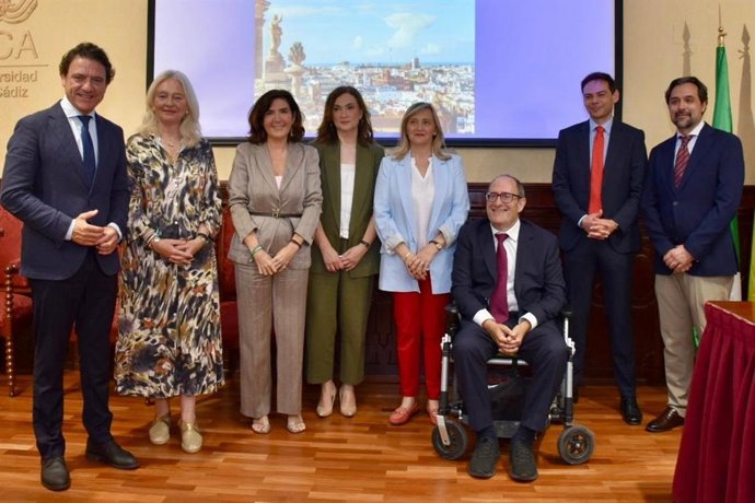 La consejera de Empleo, Empresa y Trabajo Autónomo, Rocío Blanco, en la inauguración en Cádiz de la jornada 'La inspección de Trabajo como agente de cambio: transformando realidades laborales'.
