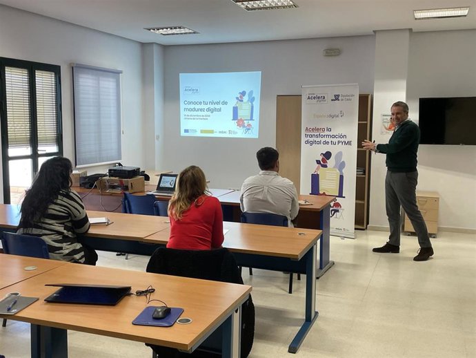CádizAlDía.- Diputación organiza hasta agosto casi medio centenar de talleres para empresas del entorno rural 