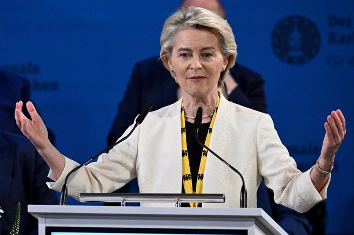 29 May 2025, North Rhine-Westphalia, Aachen: Ursula von der Leyen, President of the European Commission, speaks after receiving the International Charlemagne Prize at City Hall. Von der Leyen was honored because, as the "strong voice of Europe in the worl